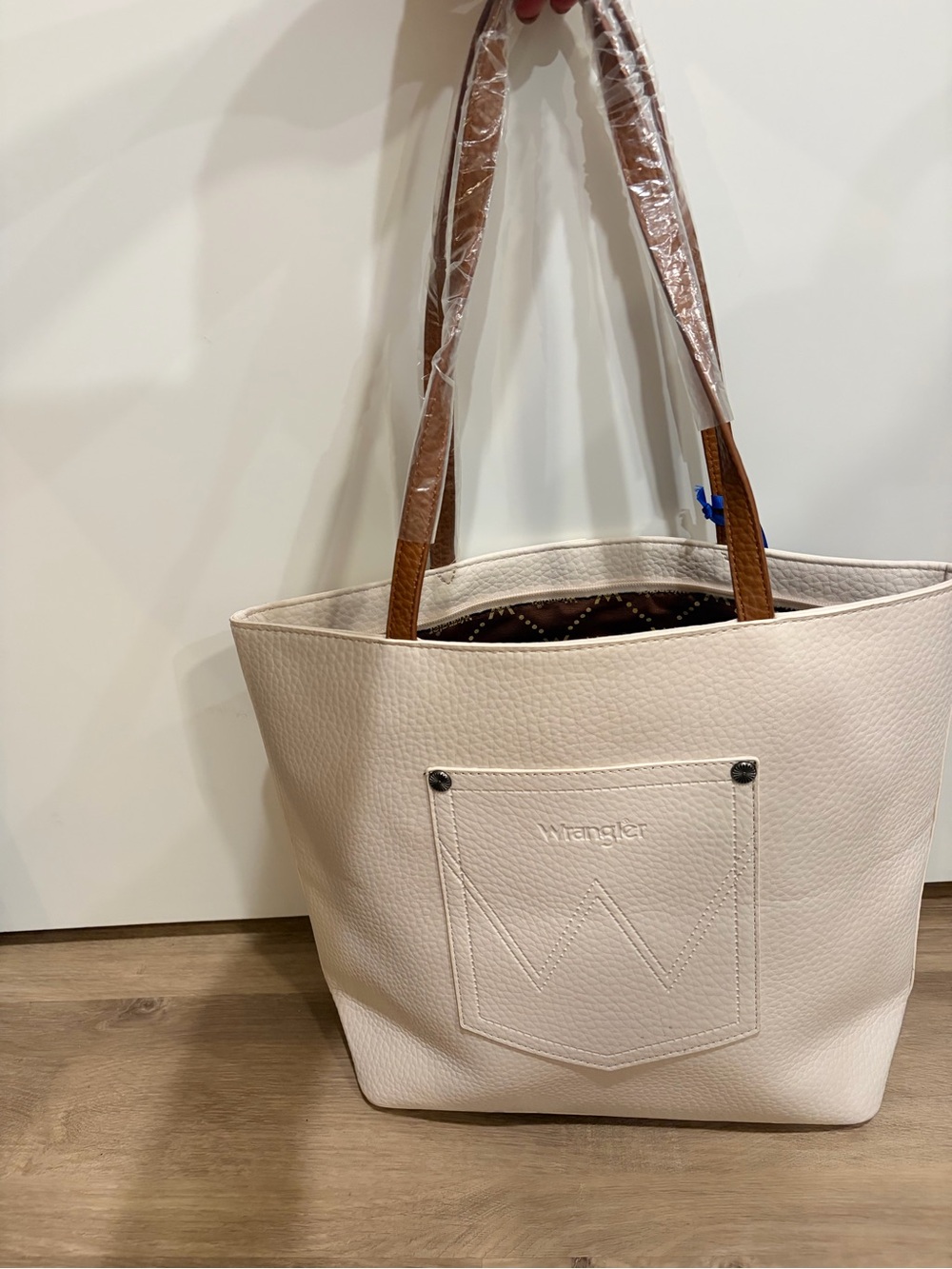 Wrangler Cream Tote with Brown Straps NEW NWT Western Wrangler pocket Purse - Picture 9 of 10